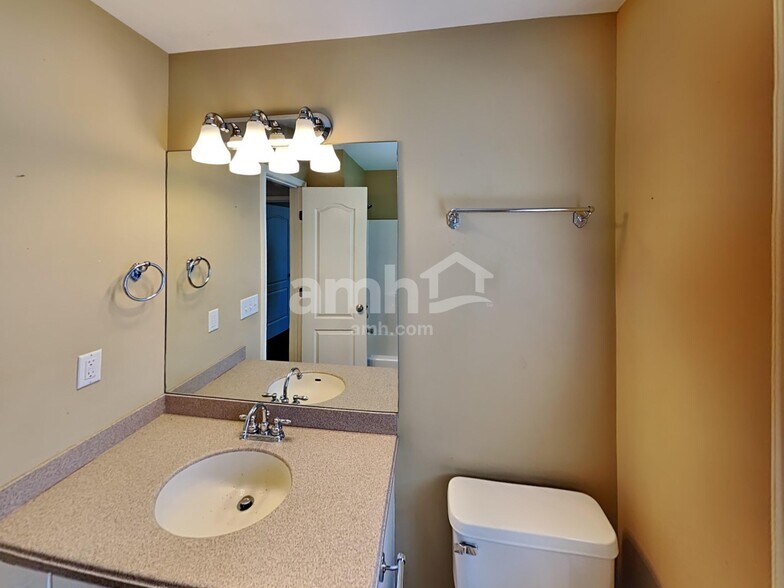 Building Photo - 1423 Shoreside Dr