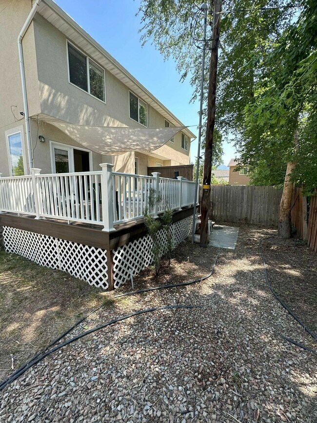 Building Photo - 776 E Scott Ave