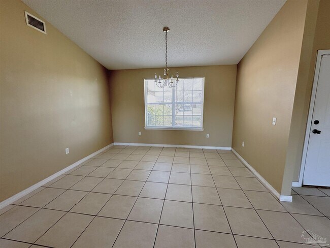 Building Photo - 2028 Coral Reef Rd