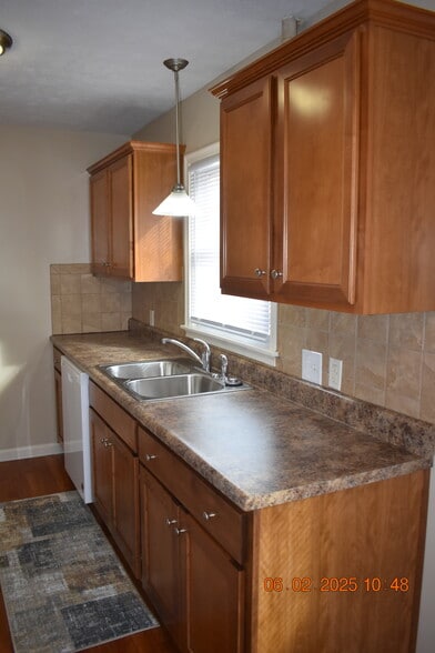 Building Photo - 711 S 68th Ave