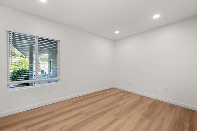 Building Photo - 4922 Tierra Baja Way