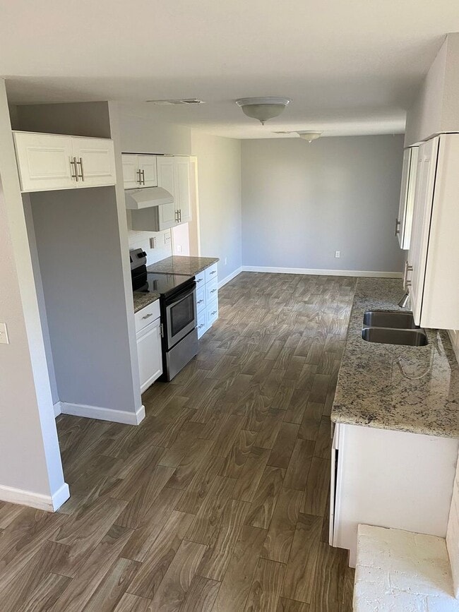 Building Photo - Gorgeous all renovated Home in Sour Lake, TX!