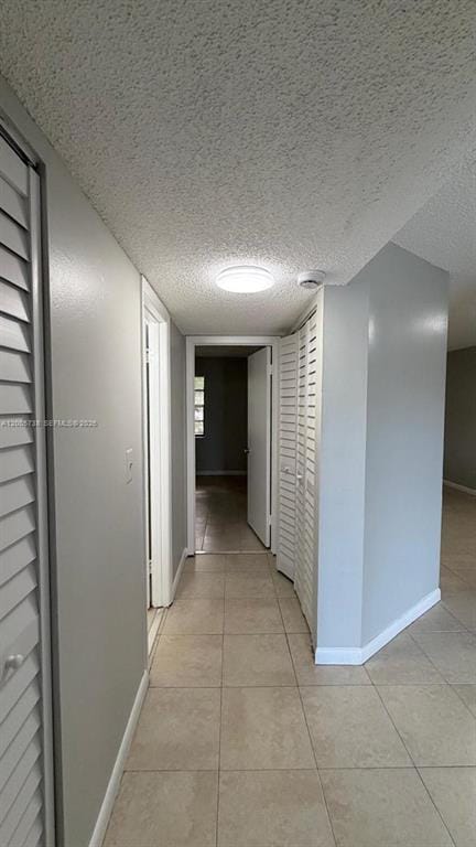 Building Photo - 4010 Lakeside Dr