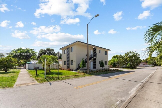 Building Photo - 3710 NW 13th St