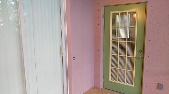 Building Photo - 6640 W Sample Rd