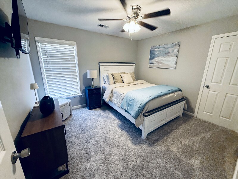 Building Photo - 1958 Bohemia Dr