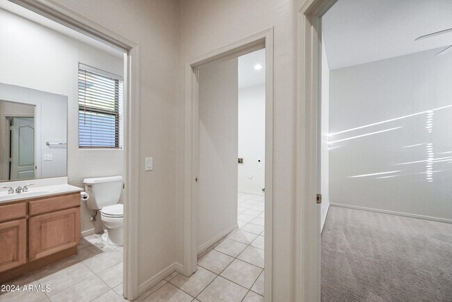 Building Photo - 6572 Shooting Star Way