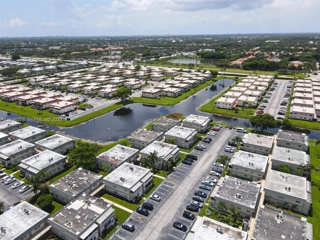 Building Photo - 712 Monaco Ct