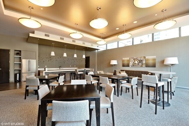 Building Photo - 240 E Illinois St