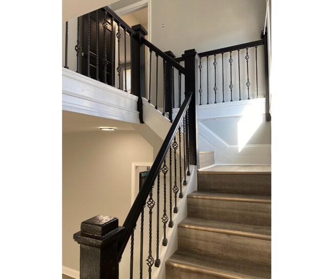 Building Photo - 4310 Ridgewood Ave