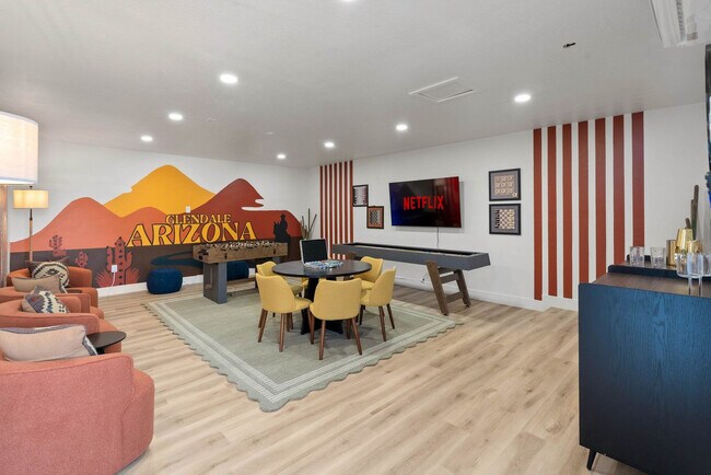 Building Photo - 4530 W Paradise Dr