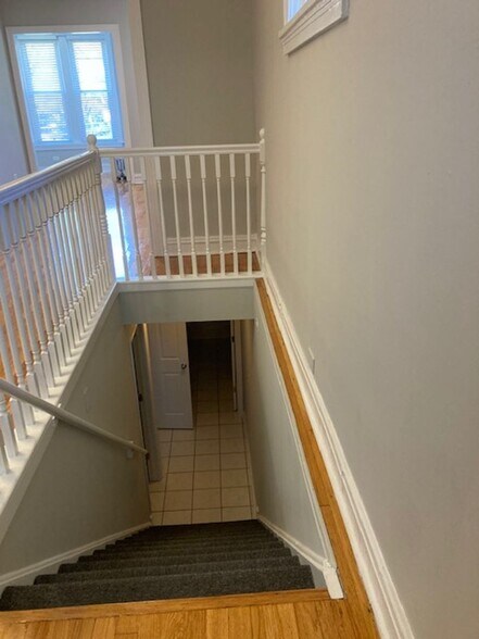 Building Photo - 831 Dobson St