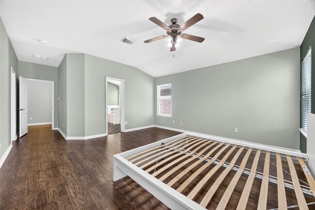 Building Photo - 18211 Doral Rock Ct