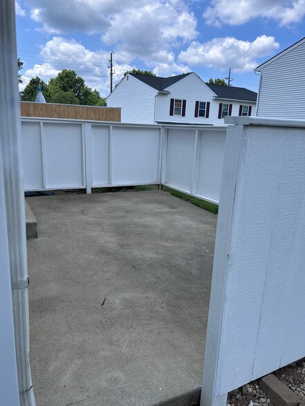 Building Photo - 6553 Engle Rd