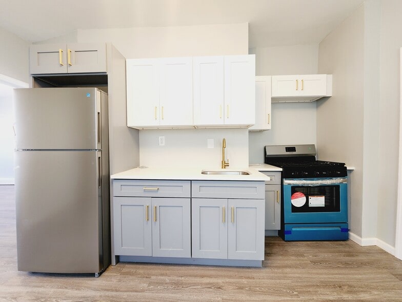 Building Photo - 53 Stegman St