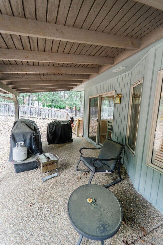 Building Photo - 3 Bed, 2 bath, in Hot Springs Village