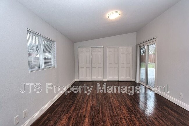 Building Photo - 2000 Belcot Rd