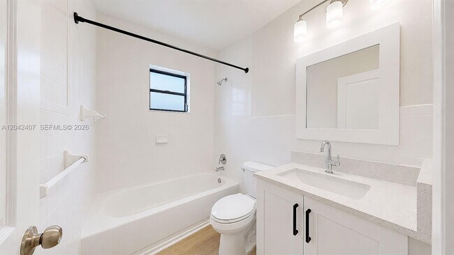 Building Photo - 1670 W 42nd St