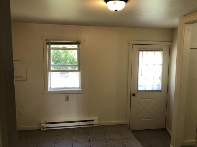 Building Photo - 609 Grove City Rd