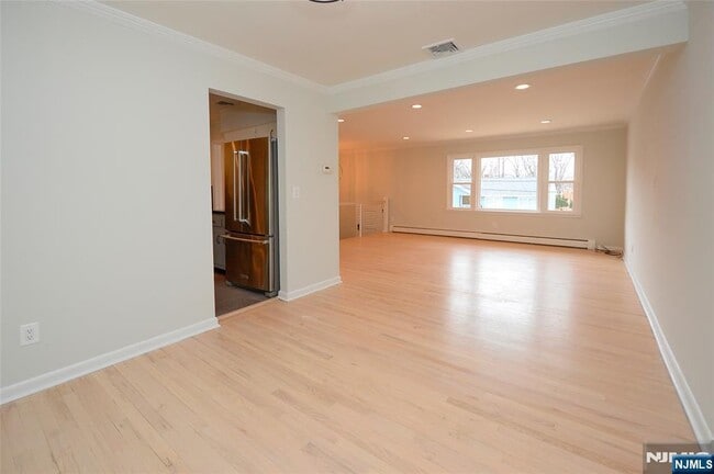 Building Photo - 43 Spruce Ave