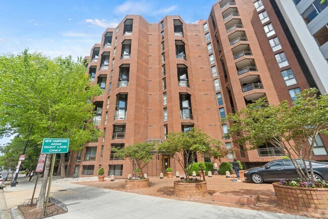 Building Photo - 1099 22nd St NW