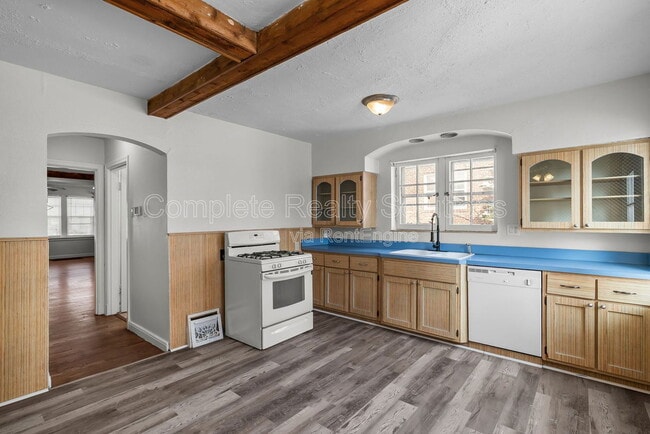 Building Photo - 8026 Wynwood Dr