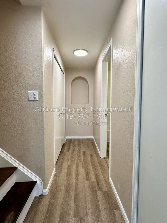 Building Photo - 965 Piros Dr