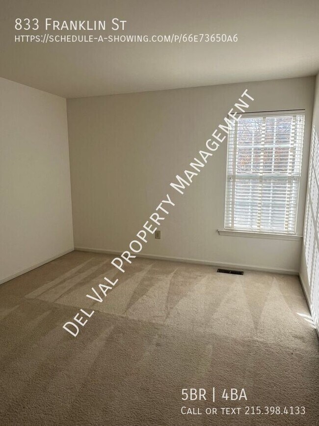 Building Photo - 833 Franklin St