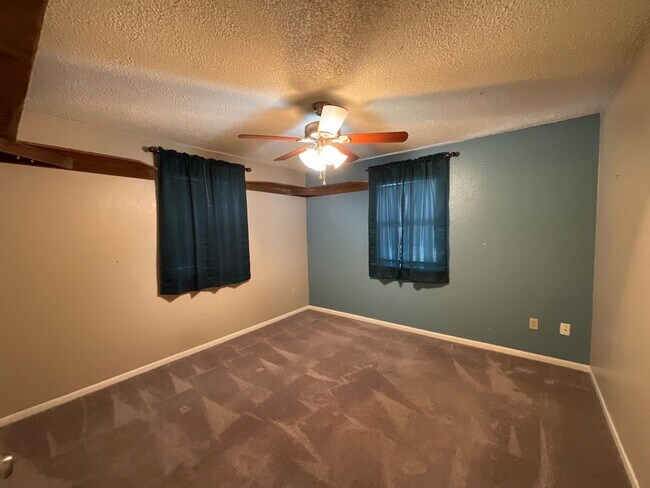 Building Photo - 3-Bedroom Home in Downtown Burnet with Large Fenced Yard!