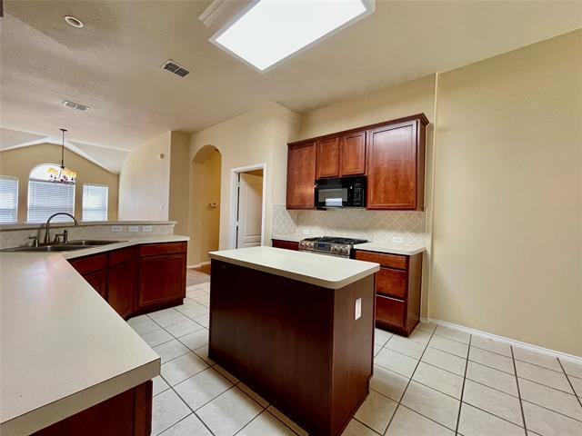 Building Photo - 1535 Silver Spur Dr