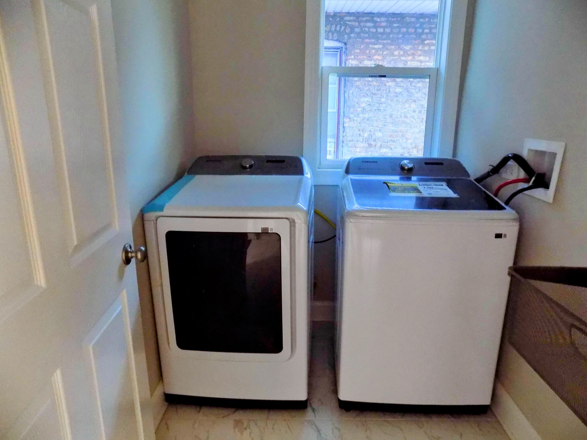 Building Photo - 434 N Pine Ave