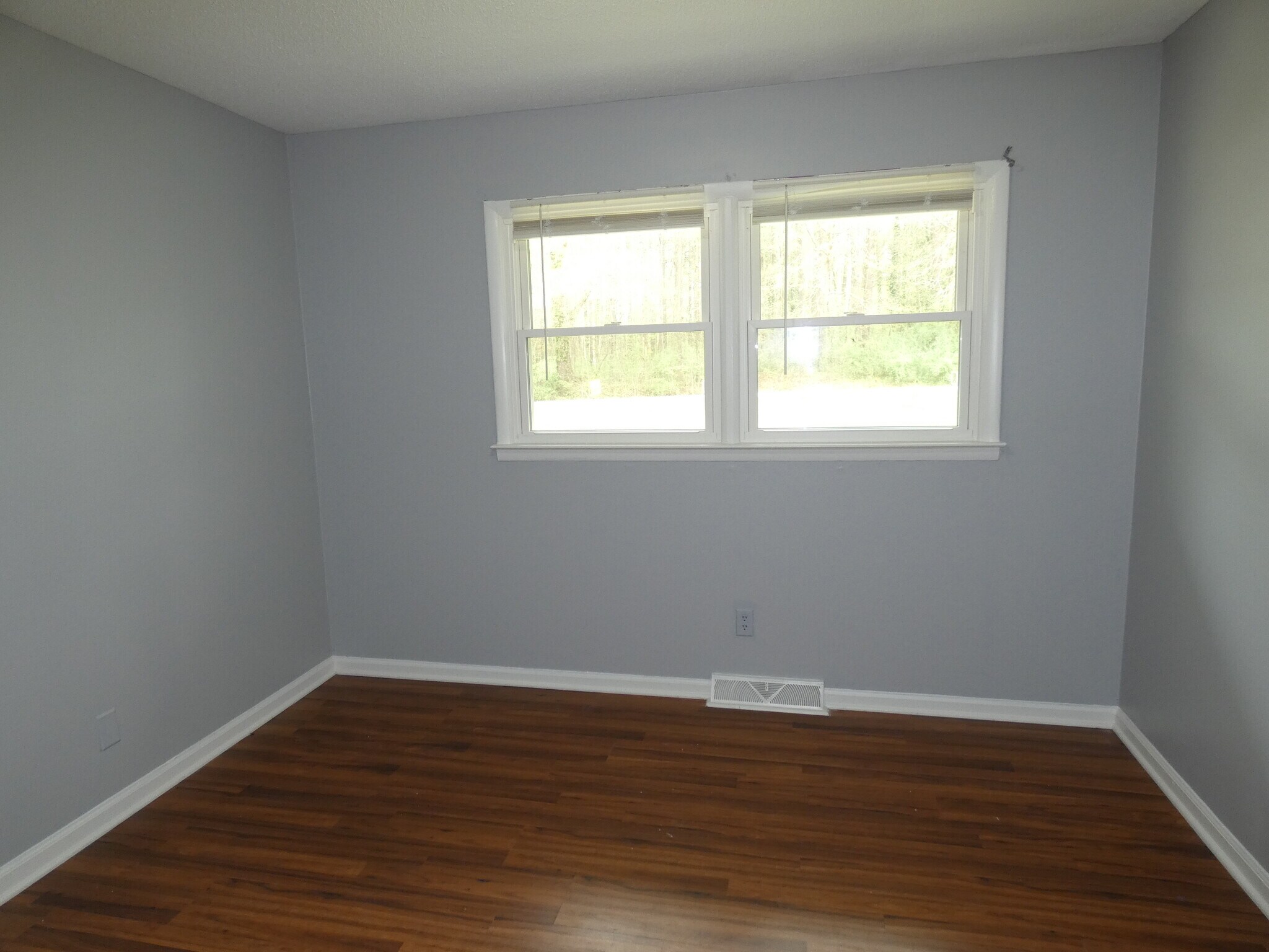Building Photo - 5800 Meadowbrook Rd