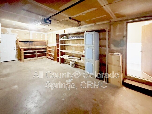 Building Photo - 1389 Commanchero Ct