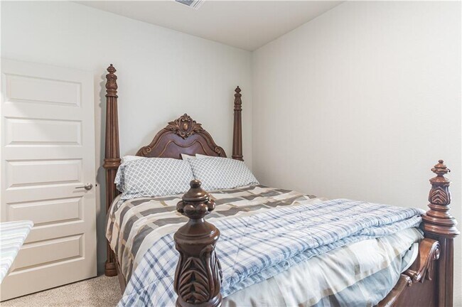 Building Photo - 2017 Daleside Ln