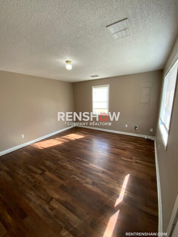 Building Photo - 632 Lee St