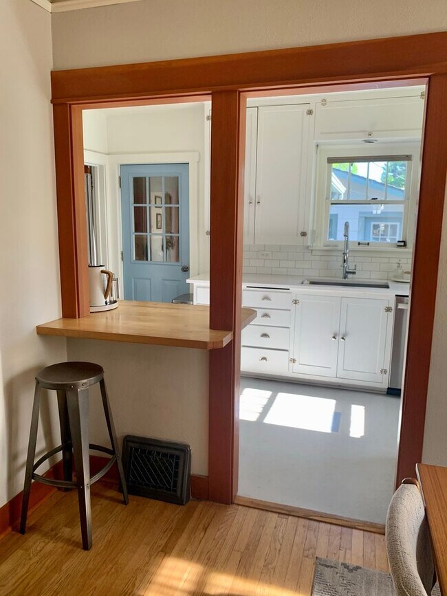 Building Photo - Charming 3 Bed, 2 Bath Craftsman in Missoula’s Coveted University Area