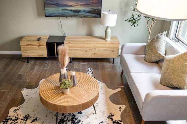 Building Photo - 321 Museum Village Rd