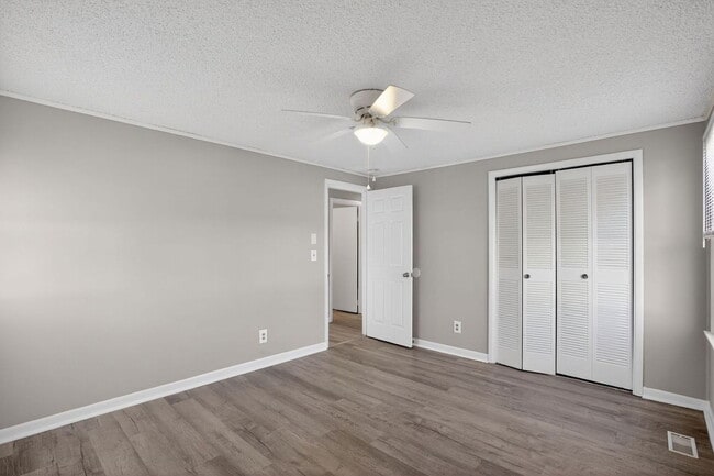 Building Photo - 47499 Southampton Dr