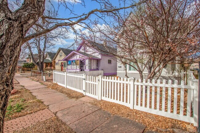 Building Photo - Lovely Victorian duplex for rent 2 bed / 1 bath