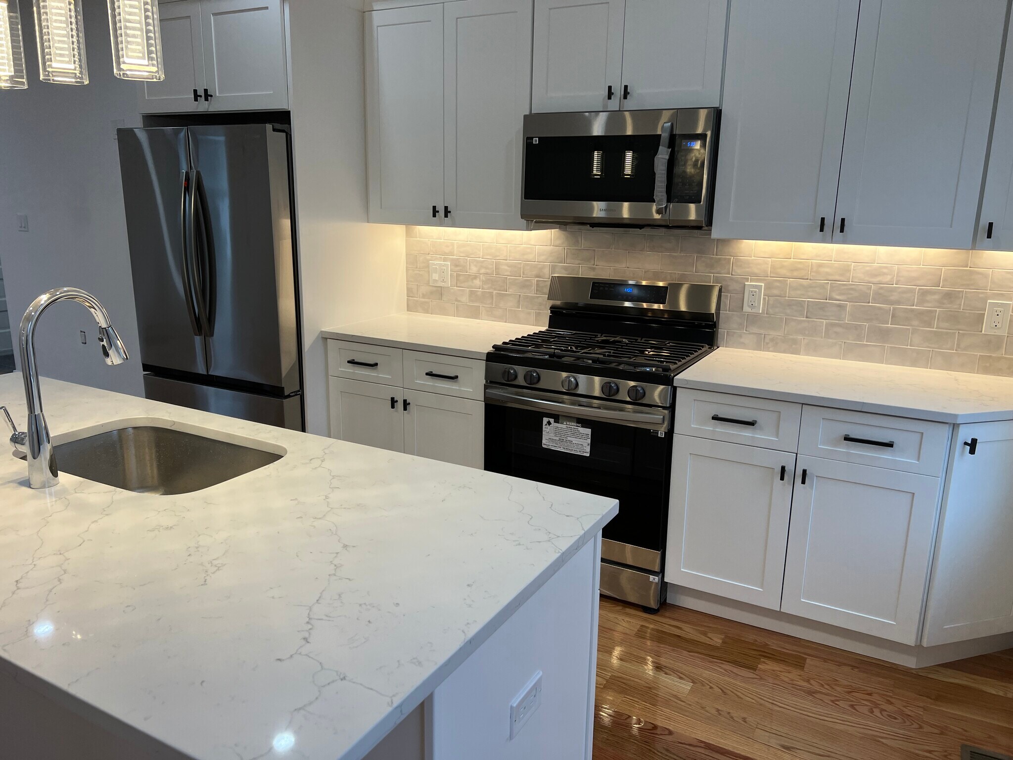 Building Photo - 82 Albertina St