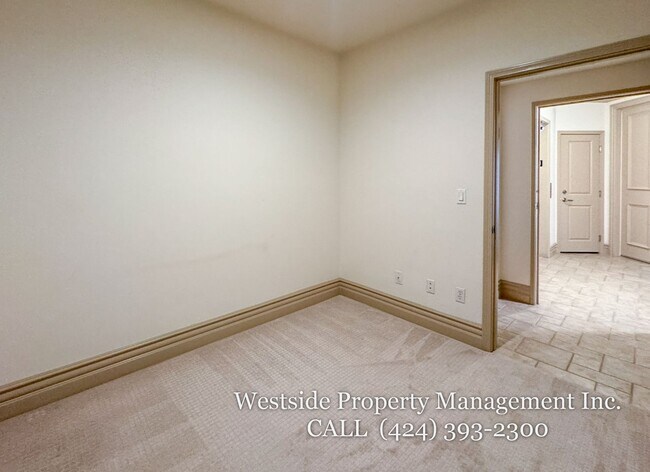 Building Photo - 1337 Wellesley Ave