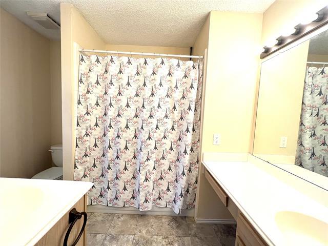 Building Photo - 4555 W Lake Highlands Dr