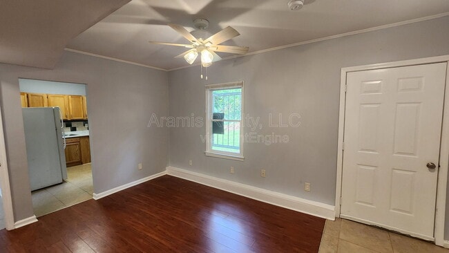 Building Photo - 2284 Alvin Dr NW