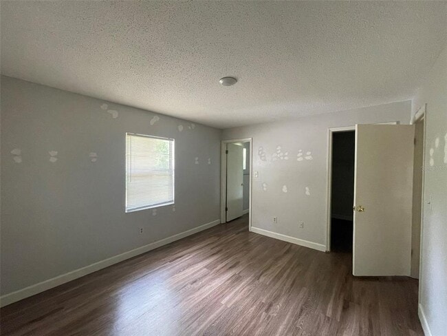 Building Photo - 1137 Jamajo Blvd
