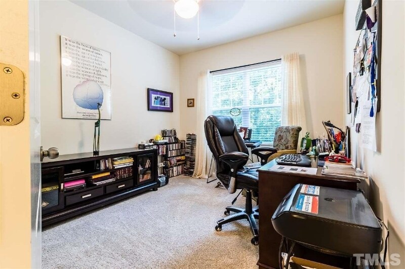 Building Photo - 922 Saratoga Dr