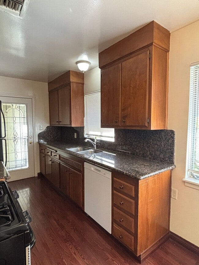 Building Photo - (5281-5285) El Prado Ave.