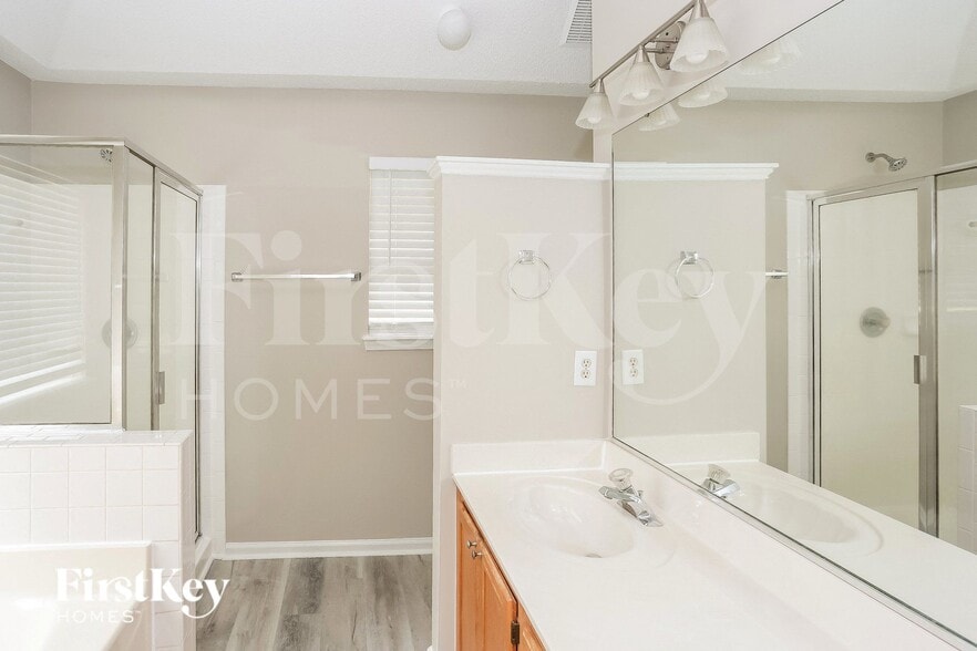 Building Photo - 8618 Cedar Hollow Ln