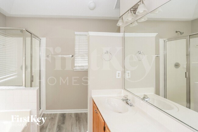 Building Photo - 8618 Cedar Hollow Ln