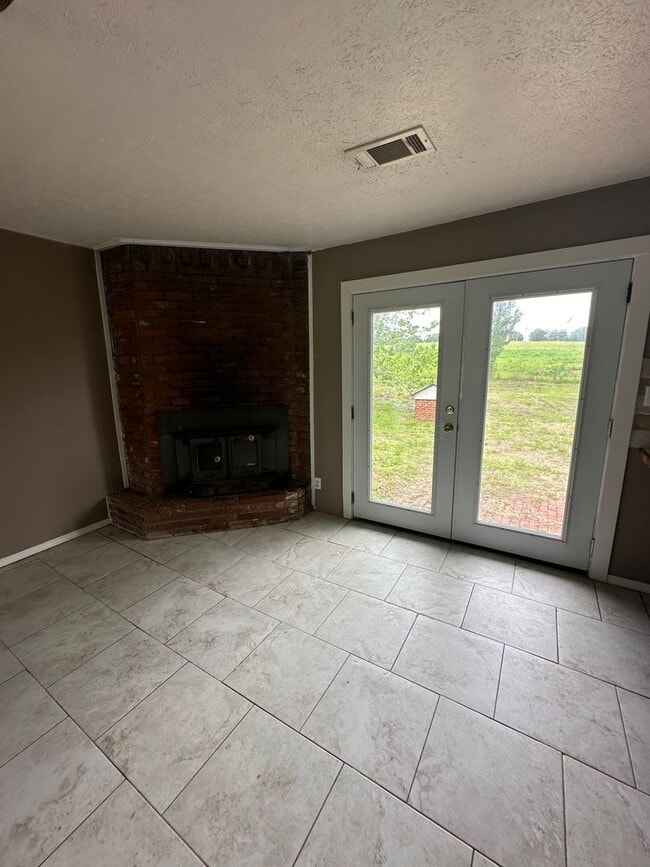 Building Photo - 439 Oak Grove Rd