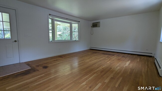 Building Photo - 117 N Taylor Ave